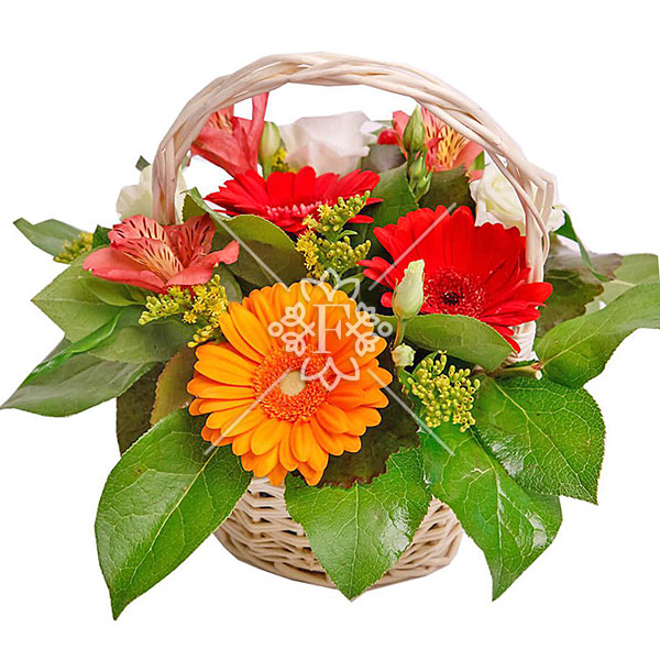 Яркие моменты – корзина с герберами и эустомой Яркие моменты - корзина с герберами и эустомой